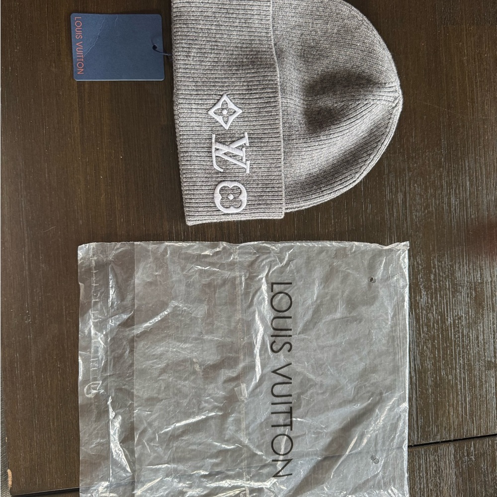 Louis Vuitton Gray Knit Hat - Picture 5 of 6